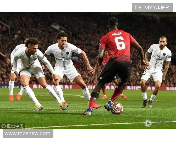 足球天王坐拥王座豪情四射 球场霸主尽显王者风范